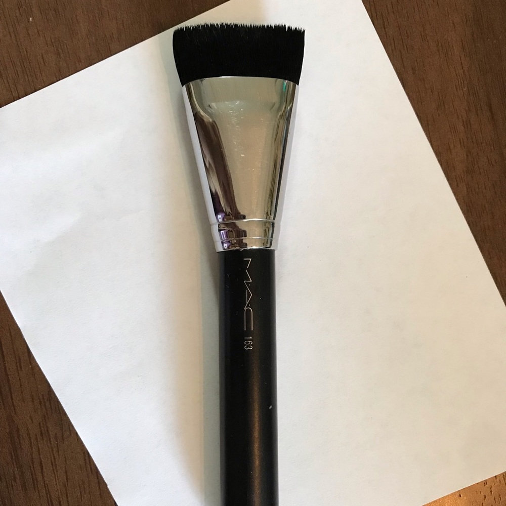 MAC 163 brush